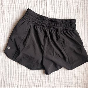 Lululemon 4” Tracker Short - Size 4